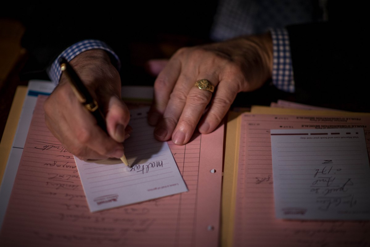 « Casse-toi, pauvre con ! »